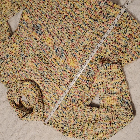 NWT  LOGO turtle neck sweater - Picture 4 of 7